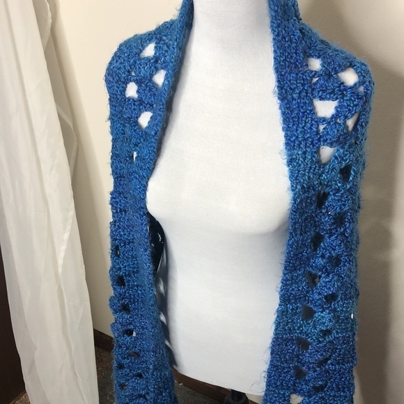 Royal blue hand knitted shall - Picture 2 of 7